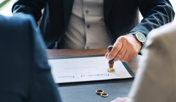 Importi degli assegni di divorzio: calo del 6% rispetto a 10 anni fa