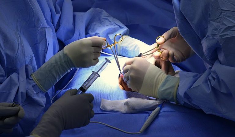 Morta dopo un intervento di asportazione del rene