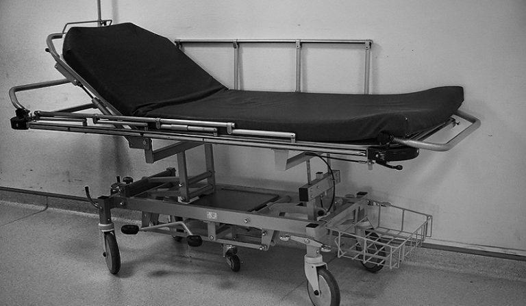 morta dopo una caduta in ospedale