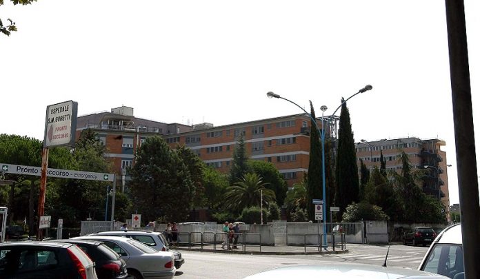 morta dopo un intervento di rinoplastica