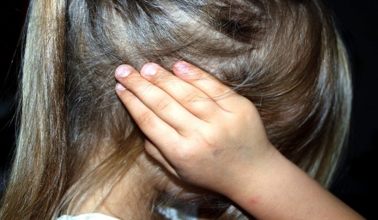 maltrattamenti sui bambini