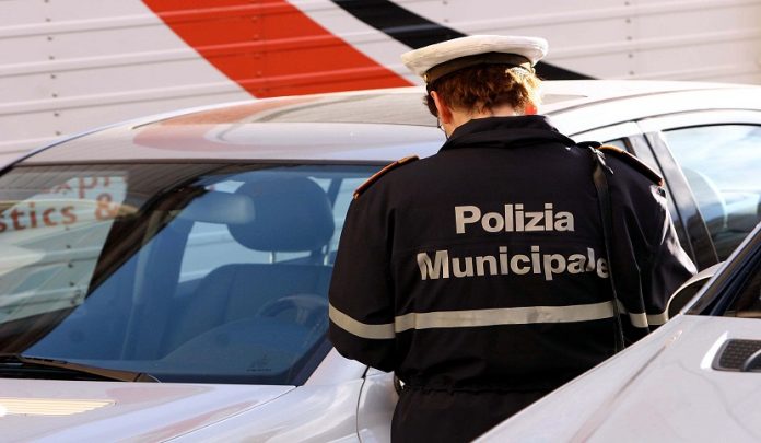 guida senza cinture di sicurezza