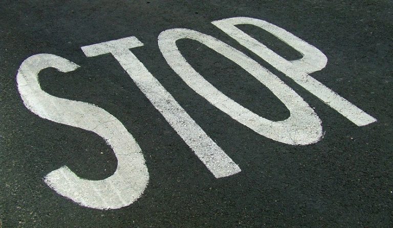 mancato rispetto del segnale di stop