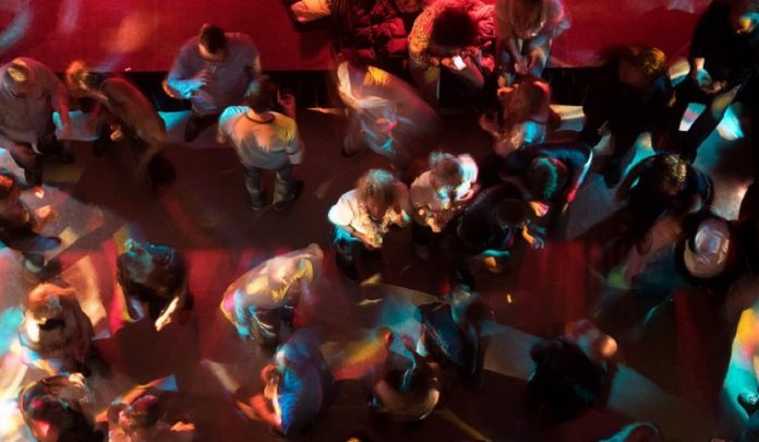 caduta in discoteca