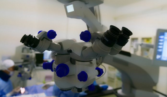 anestesia locale con gocce oculari