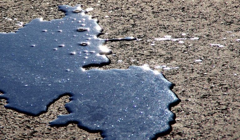 sostanzaolesosa presente sul manto stradale