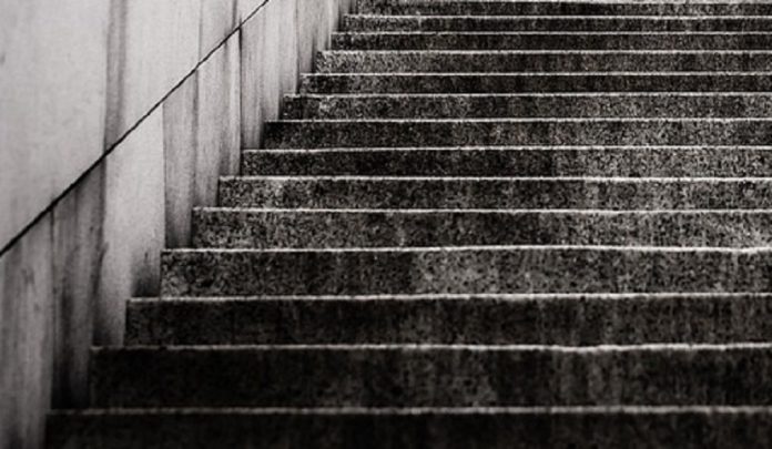 gradini dell'ufficio postale