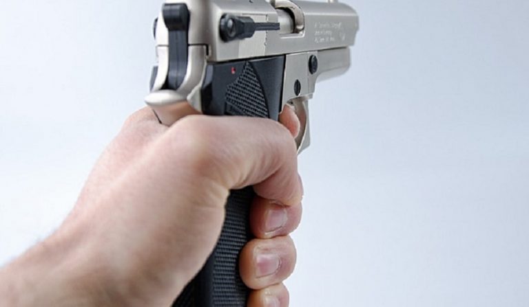 minacciata da un rapinatore