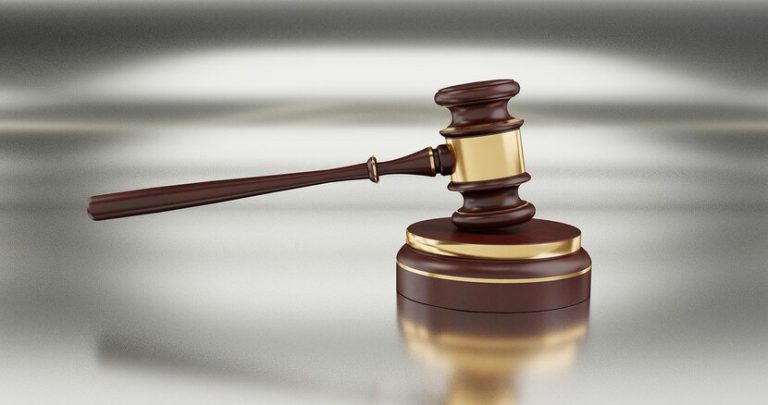 offese e maltrattamenti verbali nei confronti del dipendente