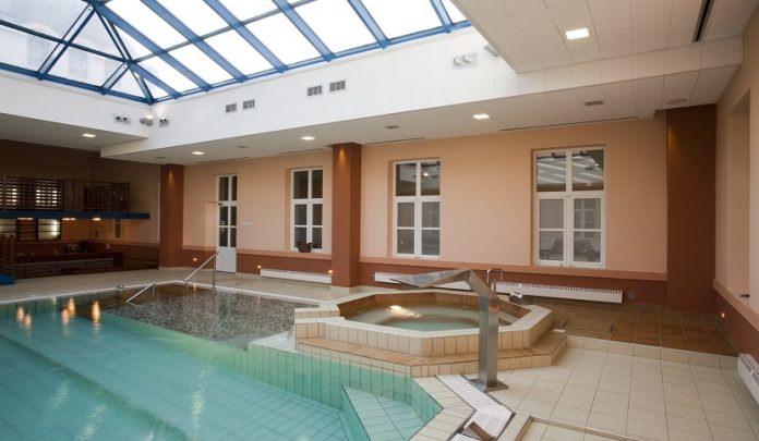 Caduta sulle scale all'interno del centro benessere: nesso causale