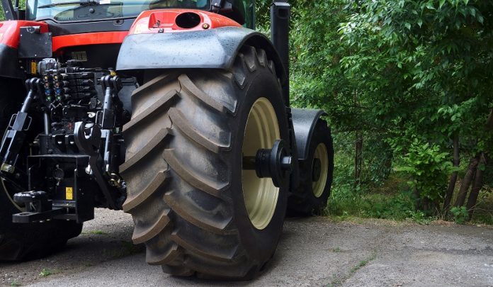 Veicolo non identificato provoca un sinistro stradale