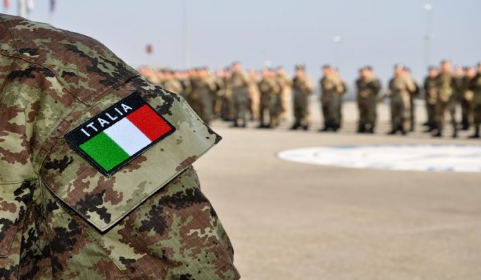Close,Up,Of,An,Italian,Uniform,With,Digital,Camouflage,Pattern Militare di leva deceduto equiparato alle vittime del dovere