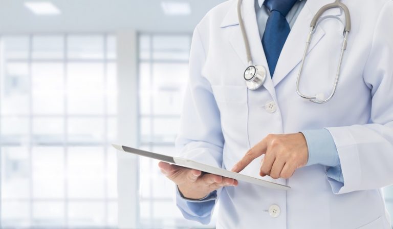 Ritardata diagnosi di meningoencefalite e omissione di esami