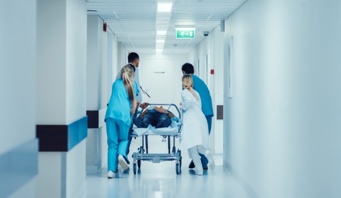 Caduta del paziente in pronto soccorso per mancata assistenza