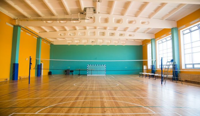 Infortunio scolastico dell'allievo durante il cambio dell'ora
