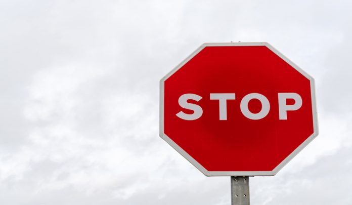 Mancato rispetto del segnale di Stop e manovre d'emergenza