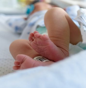 Infezione meningea contratta dal neonato dopo la nascita