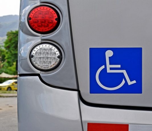 Trasporto di persone disabili e regole di condotta pretendibili