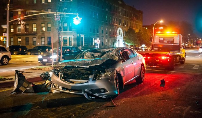 Car,Crash,Night,City,Rescue,Emergency,Service Sinistro stradale mortale e risarcimento al convivente