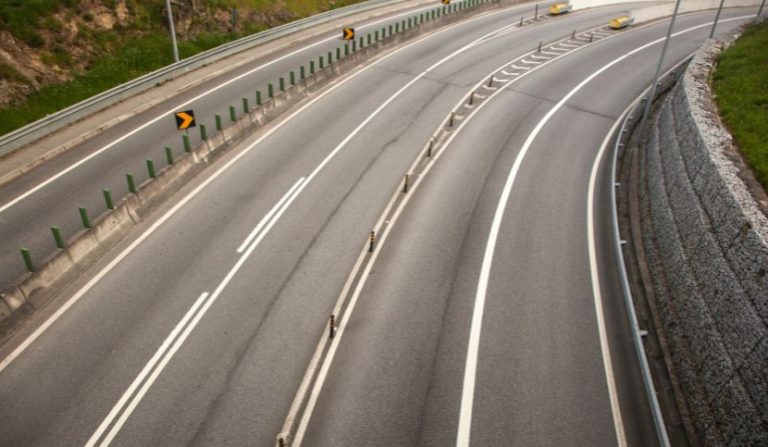 investito-mentre-cammina-banchina-strada