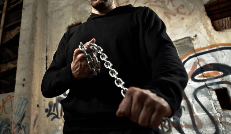 Violenza privata ed estorsione, quando i reati non si assorbono