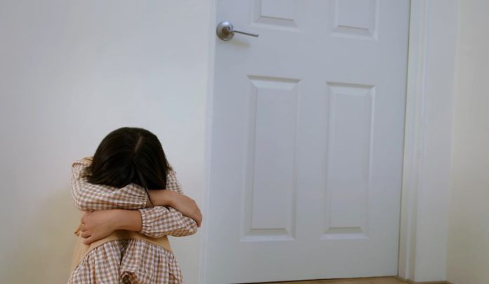 violenza-sessuale-sui-figli